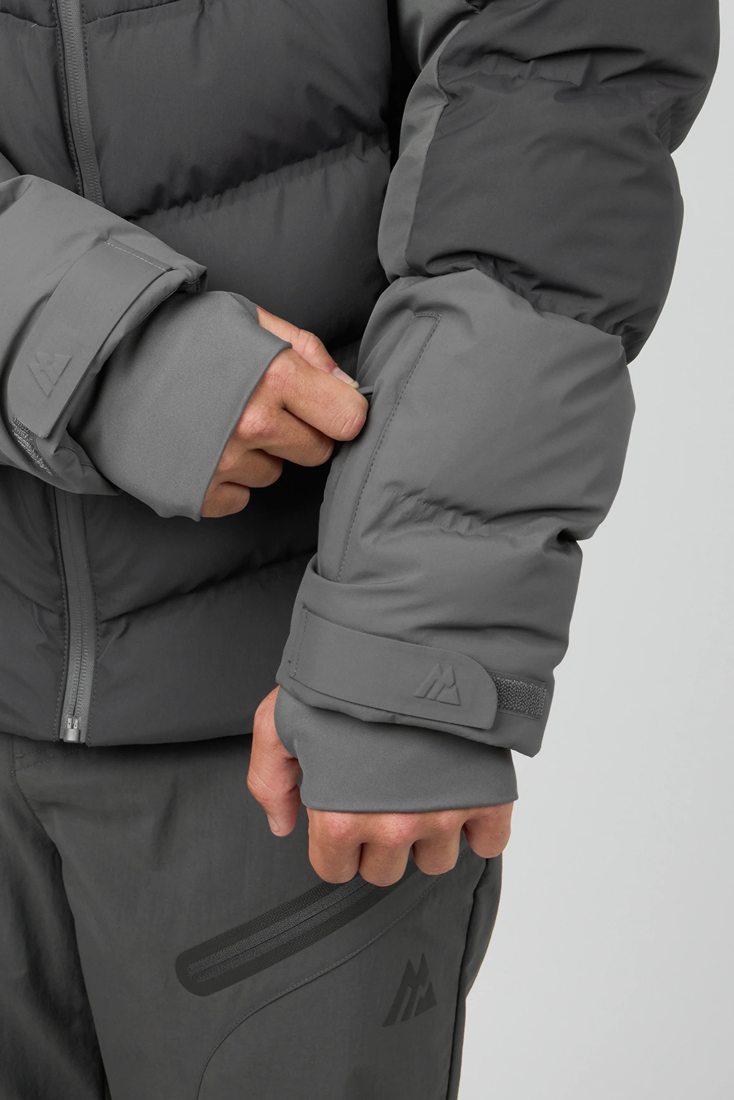 Arcs 2.0 Down Jacket - Asphalt/Cement Grey - Image 6
