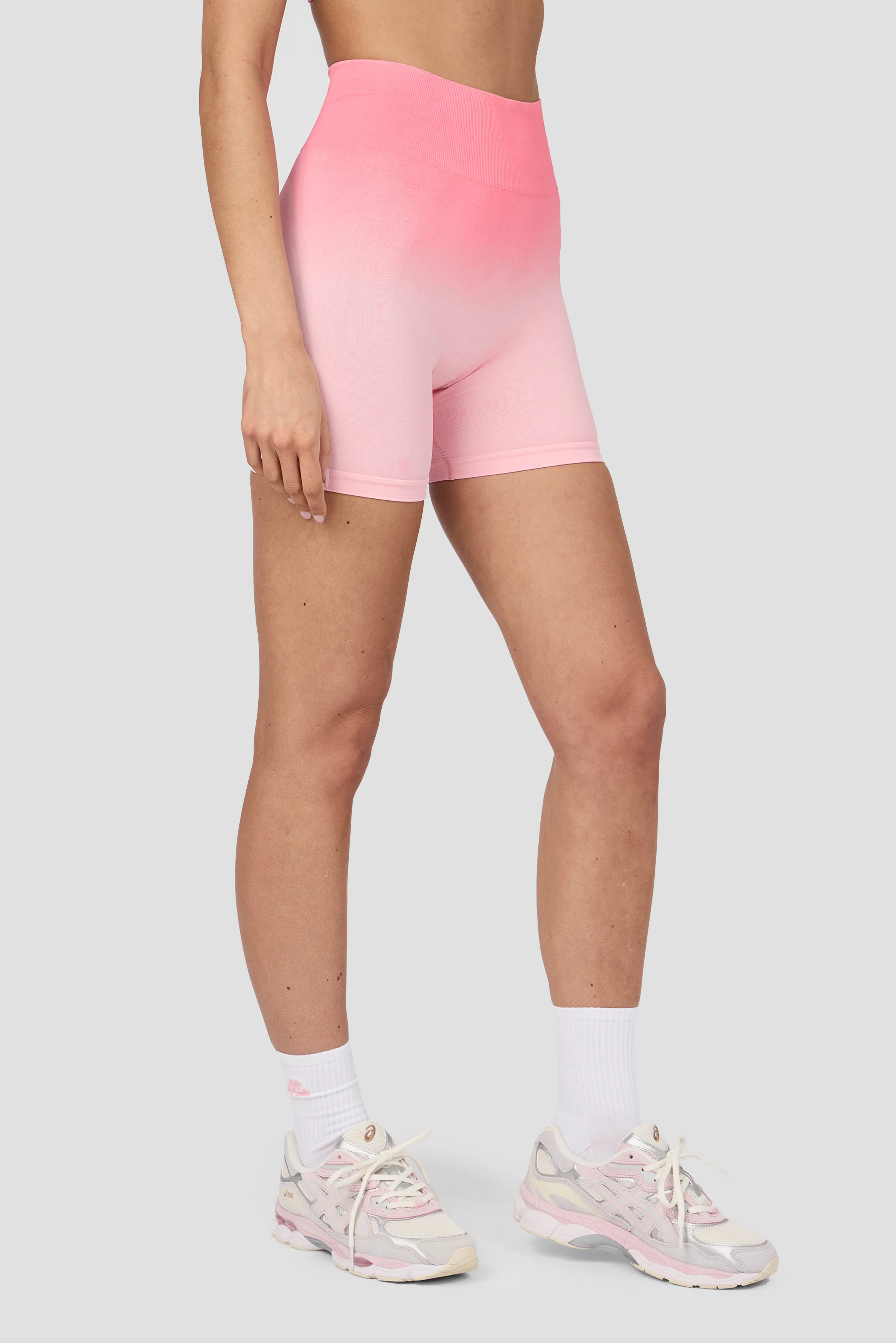 Arise Seamless Short - Light Pink/Pink Lemonade - Image 2