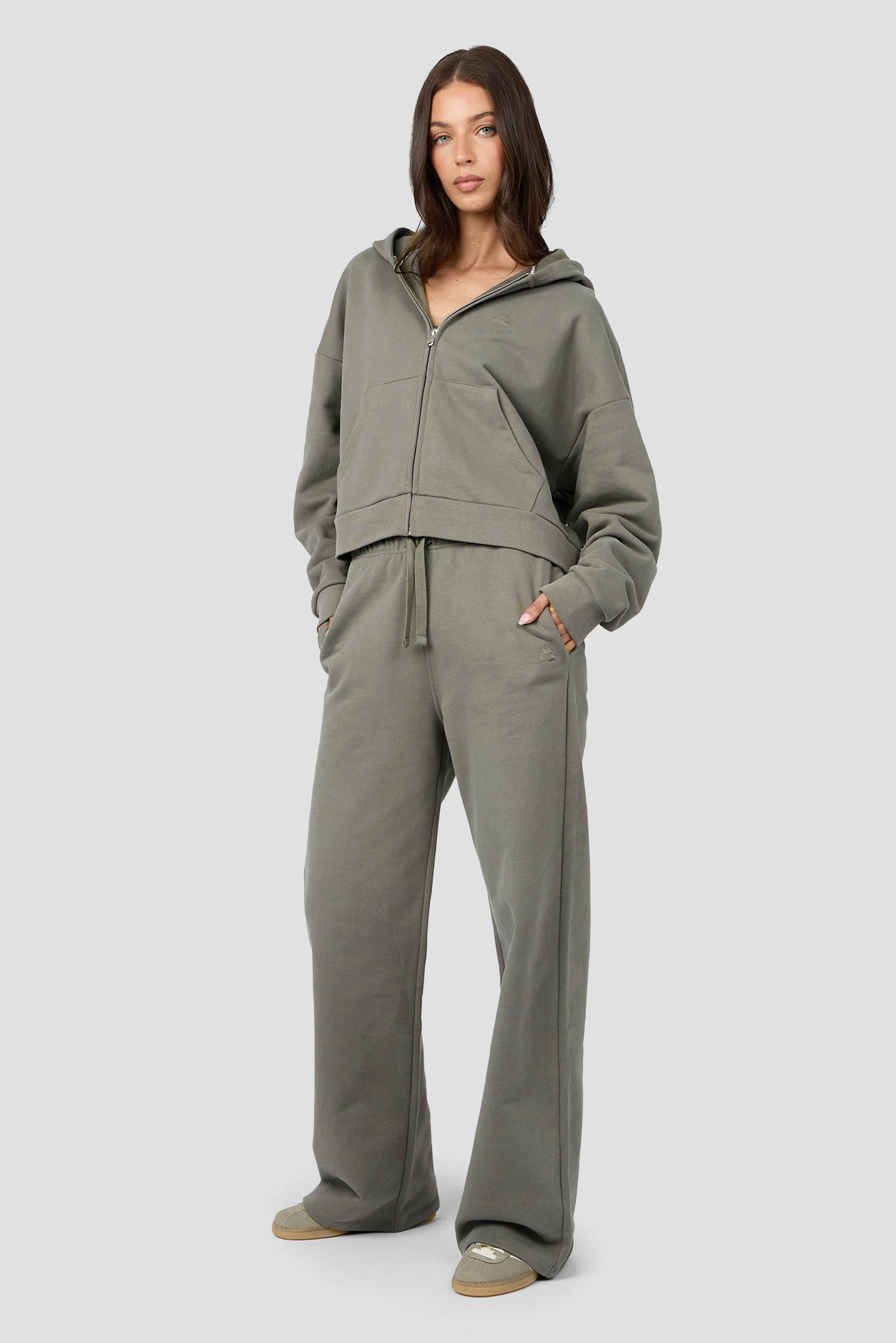 Form Wide Leg Jogger - Dark Olive - Image 3