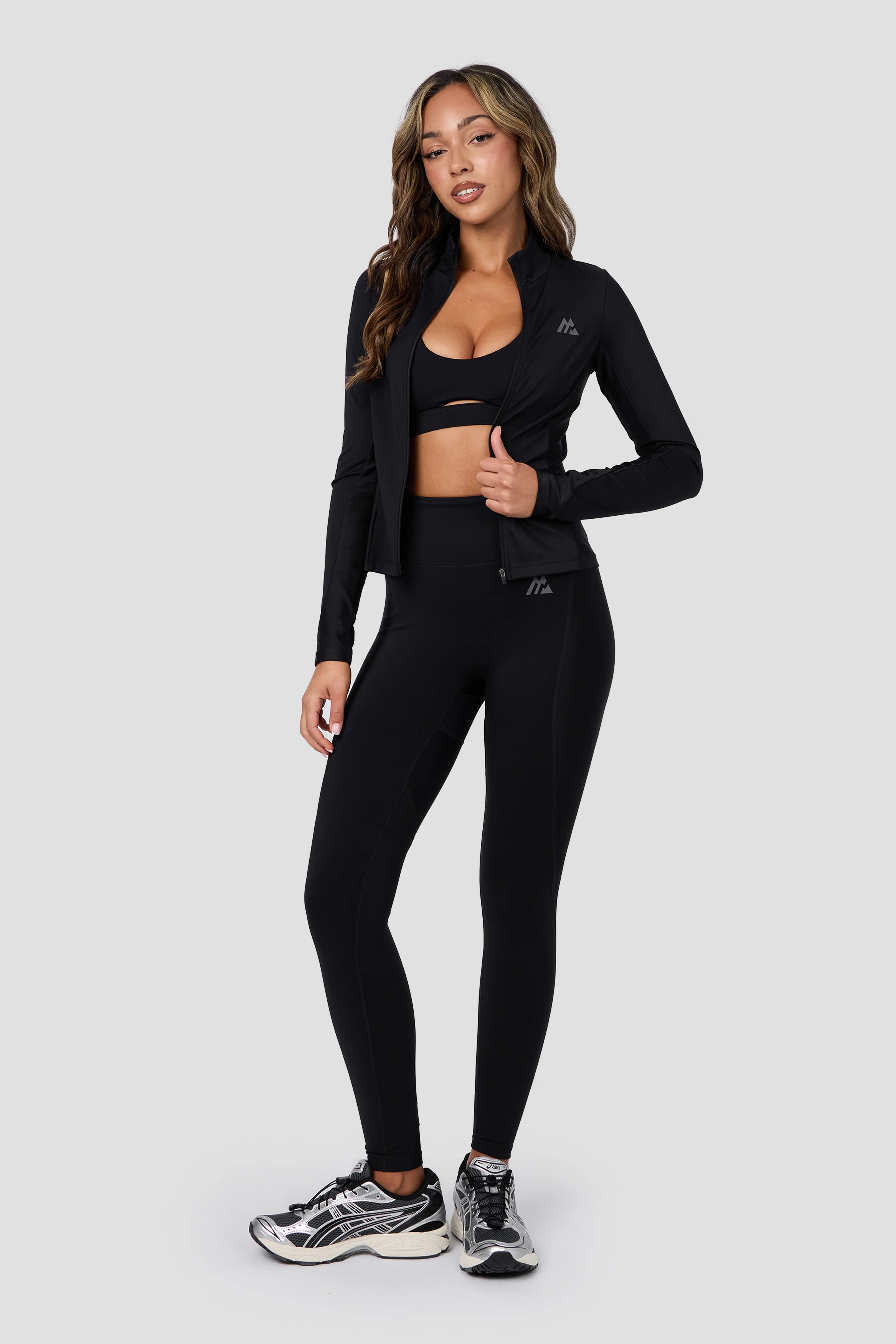 Luna Full Zip - Black - Image 6
