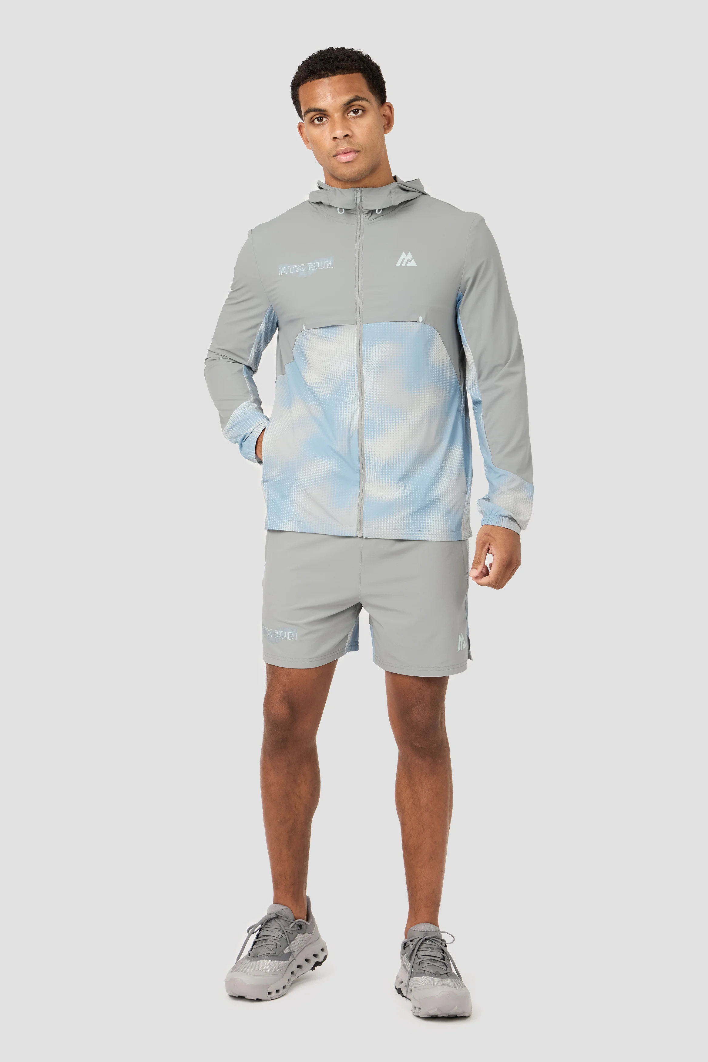 MTX Run Disperse Windbreaker - Platinum Grey - Image 13