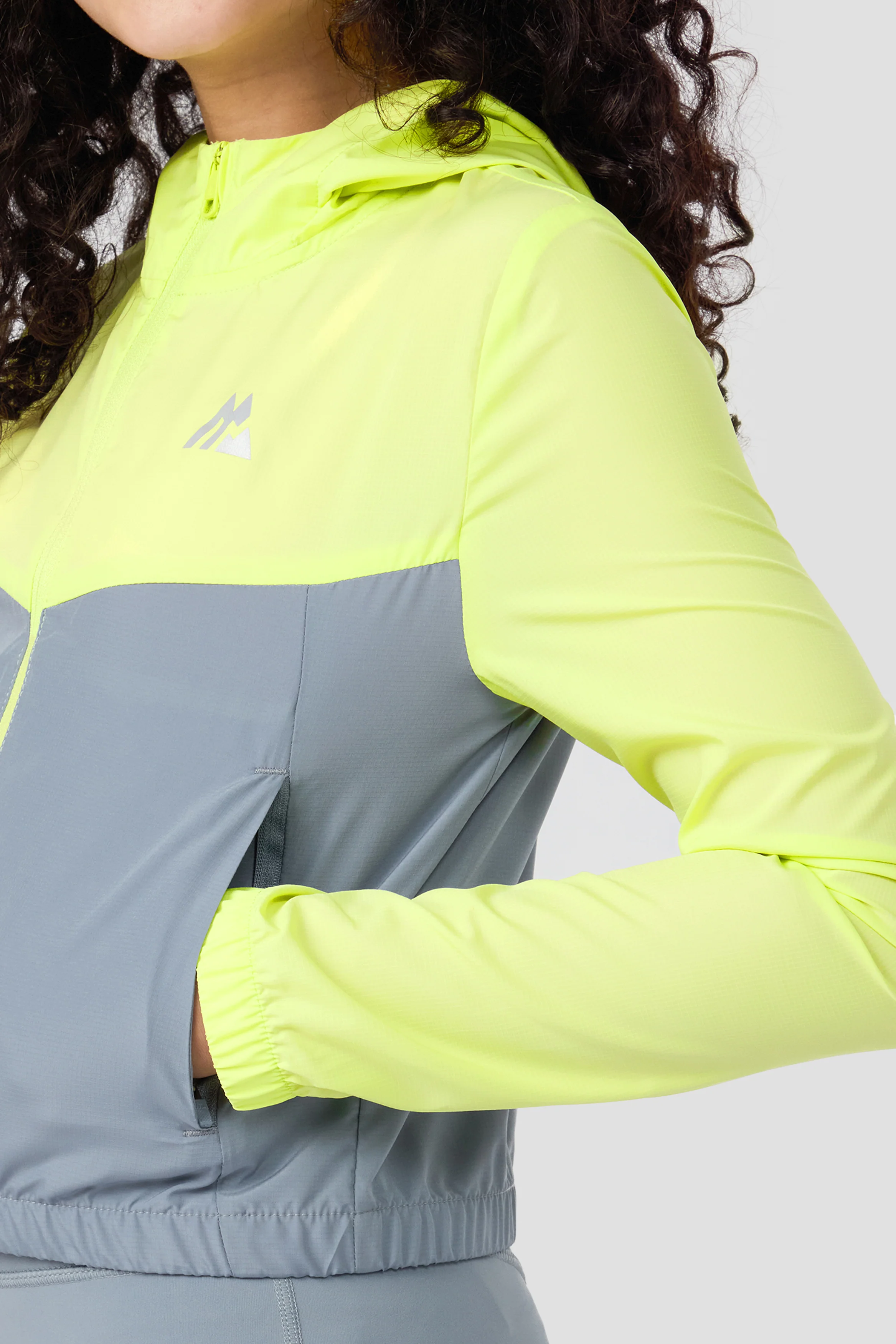 Girls Pace 2.0 Windbreaker - Citrus/Cadet Grey - Image 6