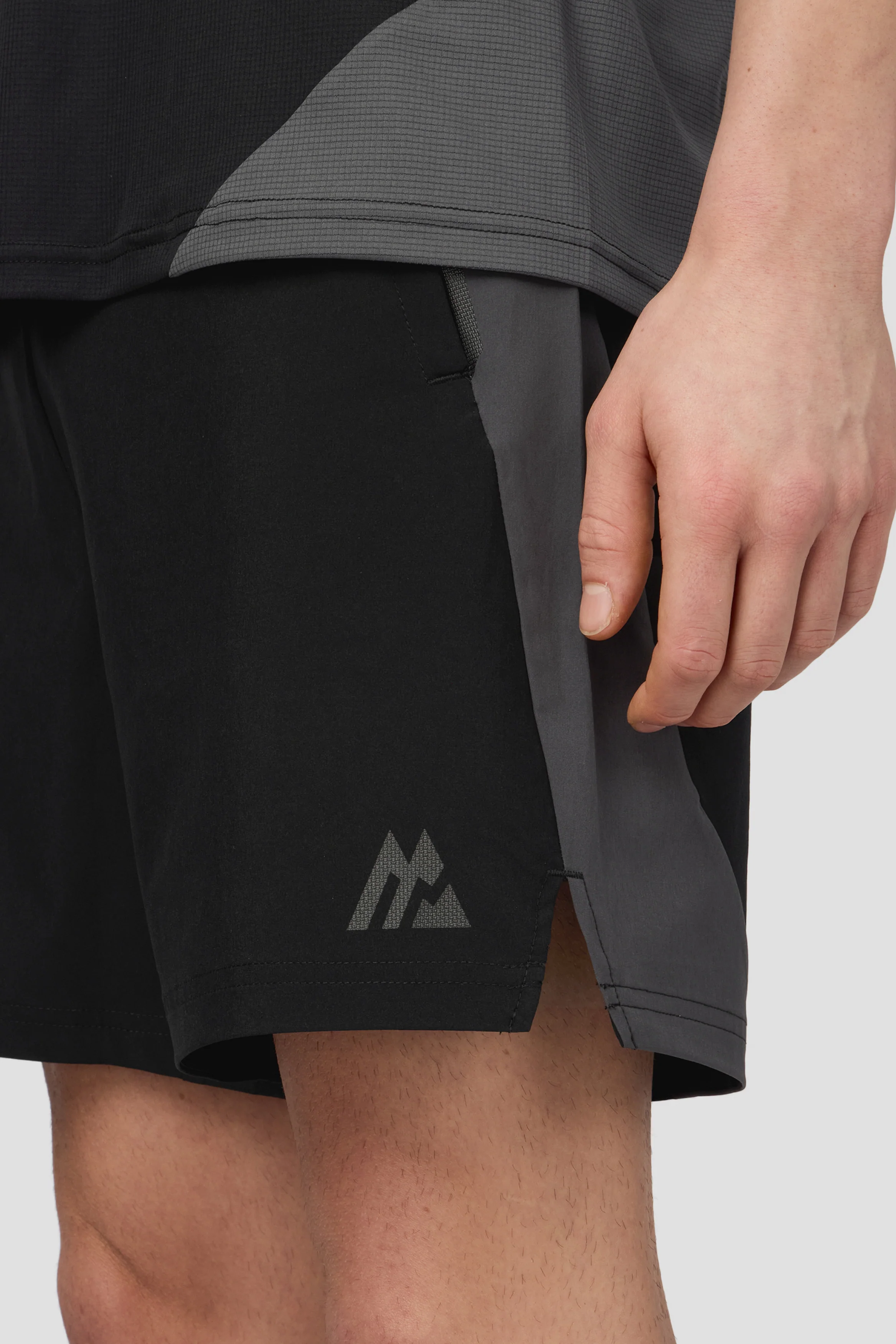 Torrent 2.0 Short  - Black/Asphalt - Image 5